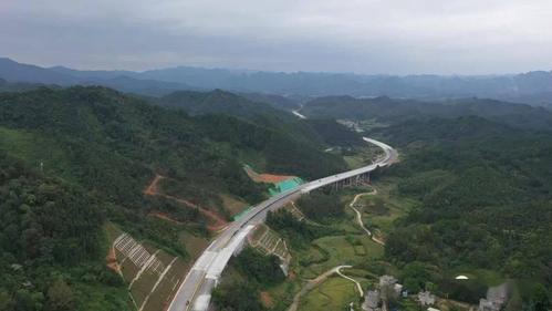 熱烈慶祝同鑫科技簽約賀州至巴馬高速公路象州至來(lái)賓段機(jī)電工程小間距LED屏采購(gòu)項(xiàng)目