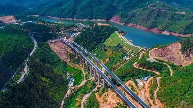 熱烈慶祝同鑫科技簽約云南省S35永金高速永仁至大姚段一體化室外機(jī)柜項(xiàng)目