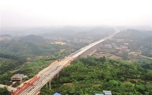 熱烈慶祝同鑫科技簽約南寧-湛江公路南寧至博白那卜段NO2標(biāo)段設(shè)計(jì)施工總承包項(xiàng)目